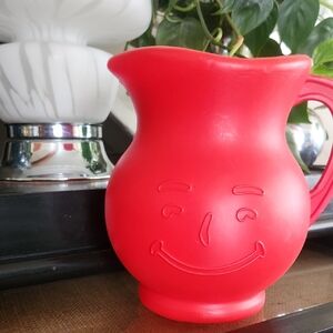 Vintage Kool-Aid Man 2 liter Plastic Pitcher  8 cups